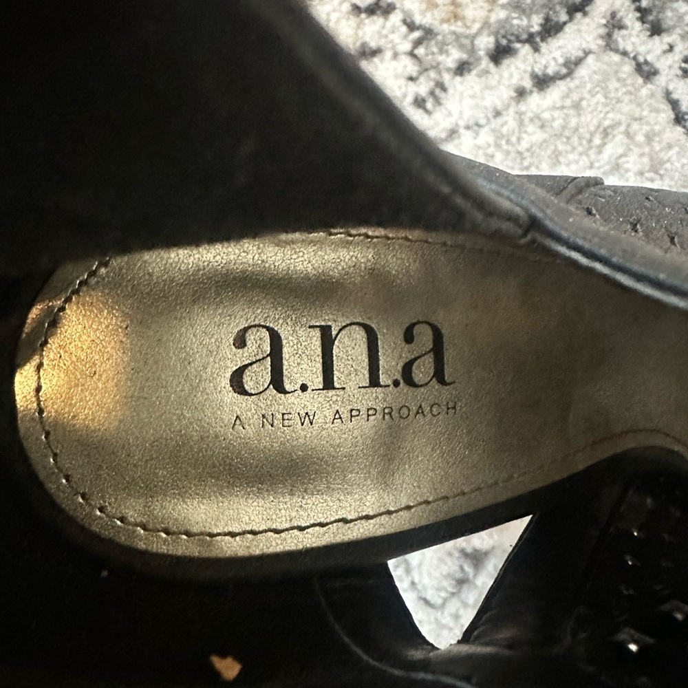 a.n.a Black Rear-Zip Heeled Ankle Boots - Picture 4 of 5